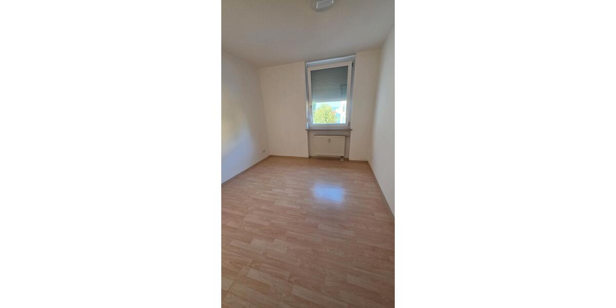 Etagenwohnung Neutraubling - 2 Zimmer, 45 m&sup2;, 650&euro; | Angebot:27585568
