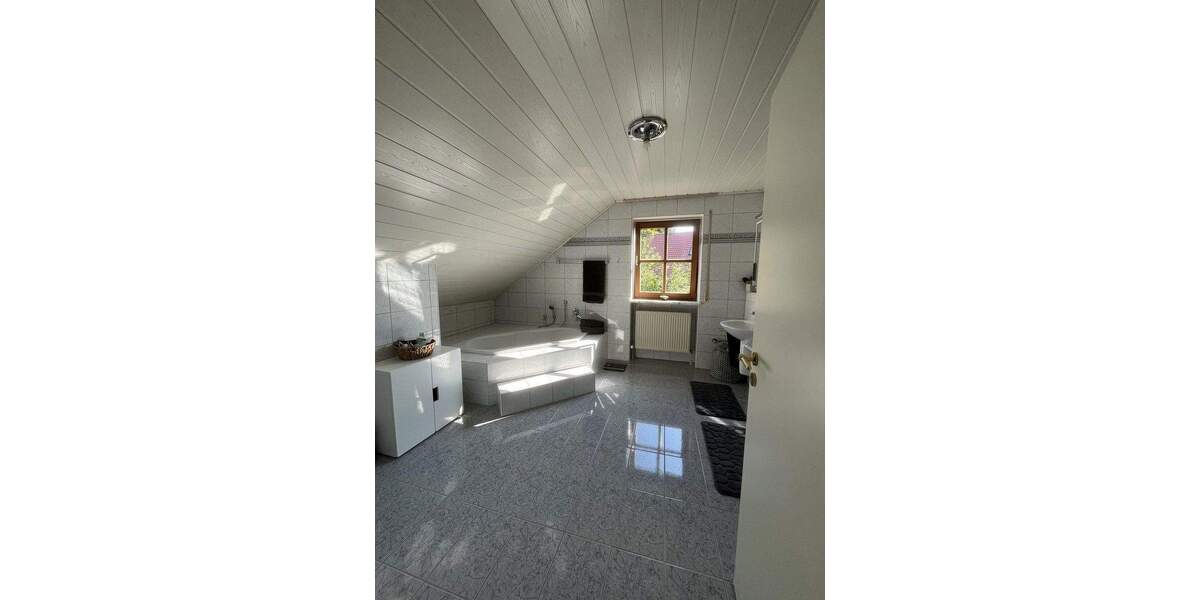 Einfamilienhaus Nittendorf - 7 Zimmer, 245 m&sup2;, 1.099.000&euro; | Angebot:25756414