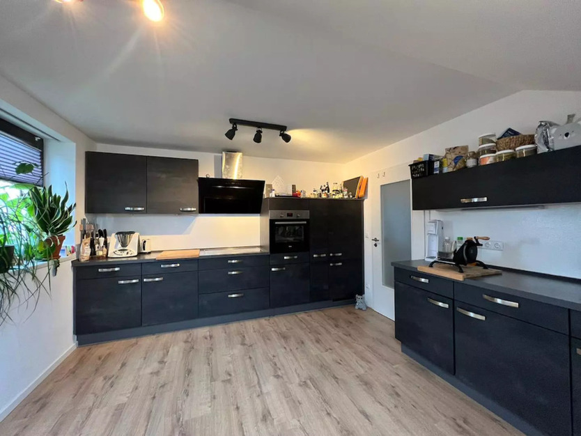 Helle und geräumige 3-Zimmer Dachgeschoss-Wohnung