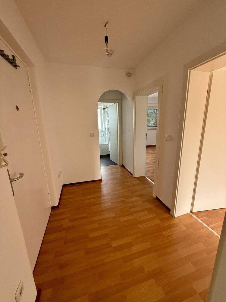 Gepflegte 2-Zimmerwohnung im Regensburger Westen mit Loggia und Garage