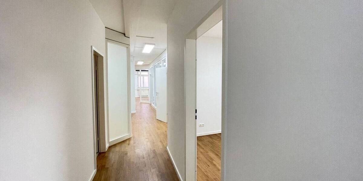 Gewerbeobjekt Regensburg Innenstadt - 6 Zimmer, 170 m&sup2;, 2.200&euro; | Angebot:26207460