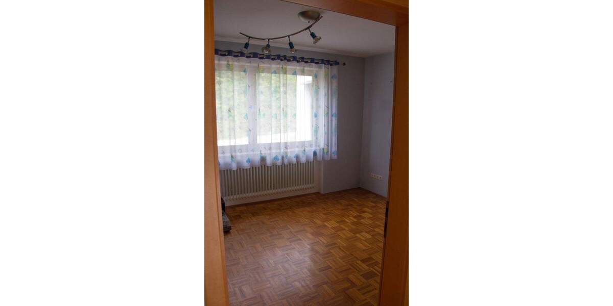 Einfamilienhaus Nittendorf Undorf - 8 Zimmer, 200 m&sup2;, 698.000&euro; | Angebot:24690123