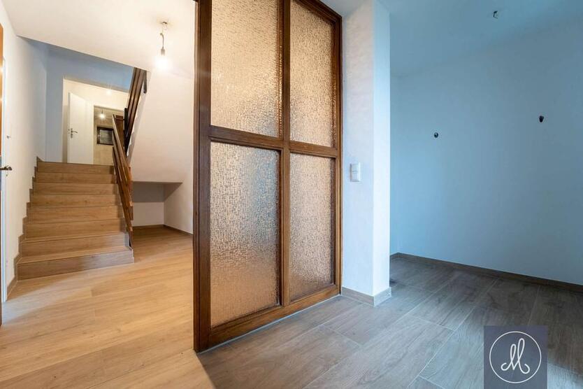Renoviertes Architektenhaus mit Doppelgarage in bester Lage