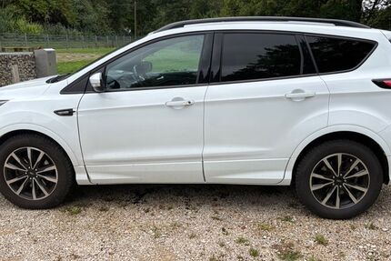 Ford Kuga 122.650 km 11.880 &euro; Nittendorf 93152