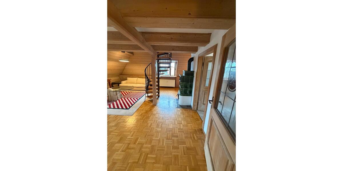 Möblierte 2-Zimmer-Galeriewohnung im Dachgeschoss in Regensburg 2 zimmer