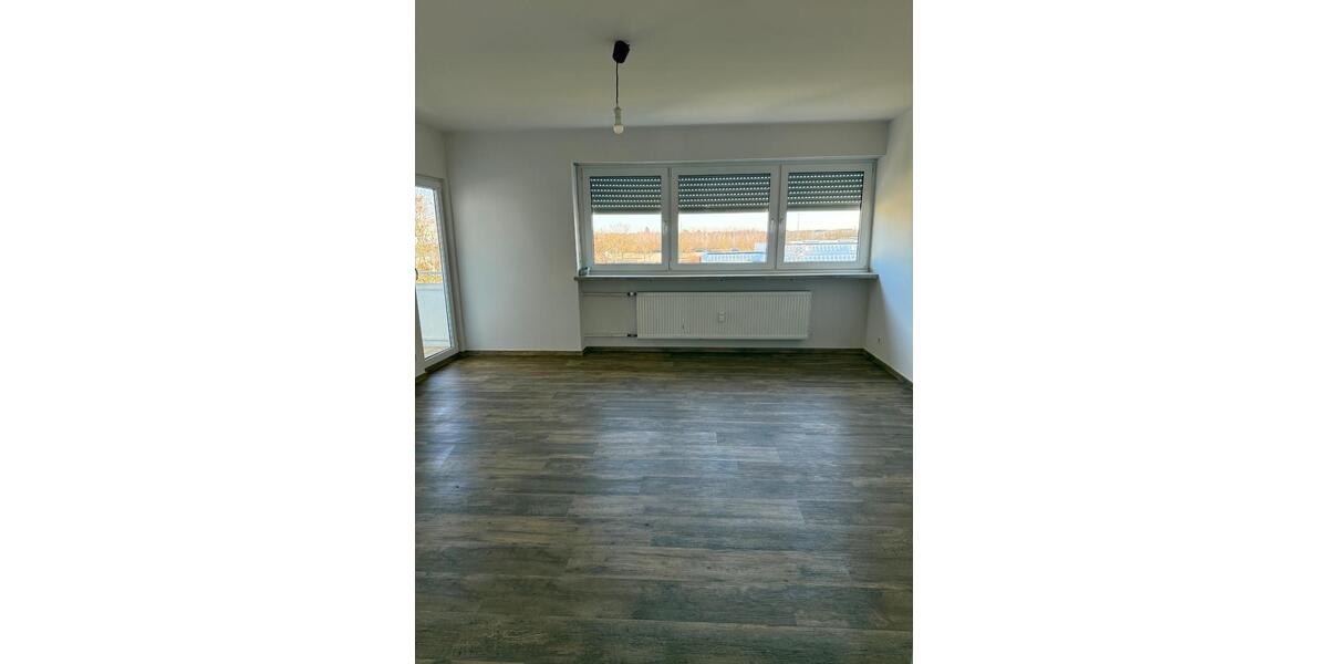 Etagenwohnung Neutraubling - 3 Zimmer, 72 m&sup2;, 1.100&euro; | Angebot:25235093