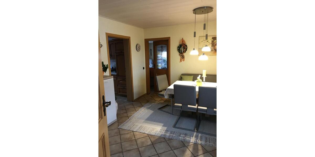 Etagenwohnung Abensberg - 3 Zimmer, 95 m&sup2;, 770&euro; | Angebot:25979096