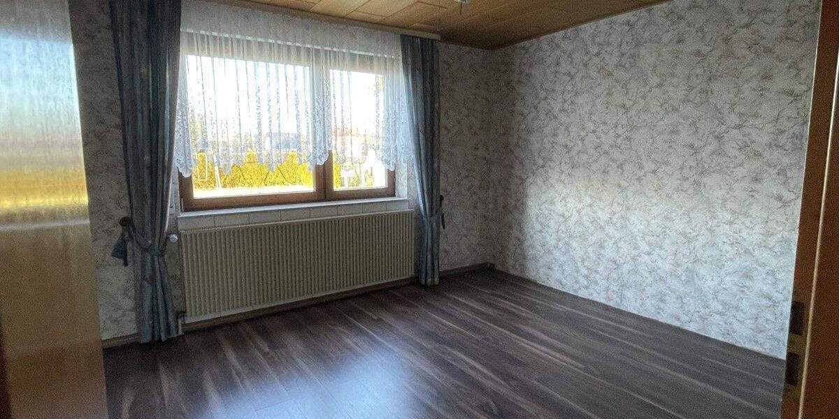 Einfamilienhaus Abensberg - 9 Zimmer, 190 m&sup2;, 490.000&euro; | Angebot:25739846