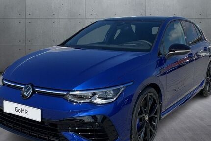 VW Golf 9.411 km 53.970 &euro; Saal a.d. Donau 93342