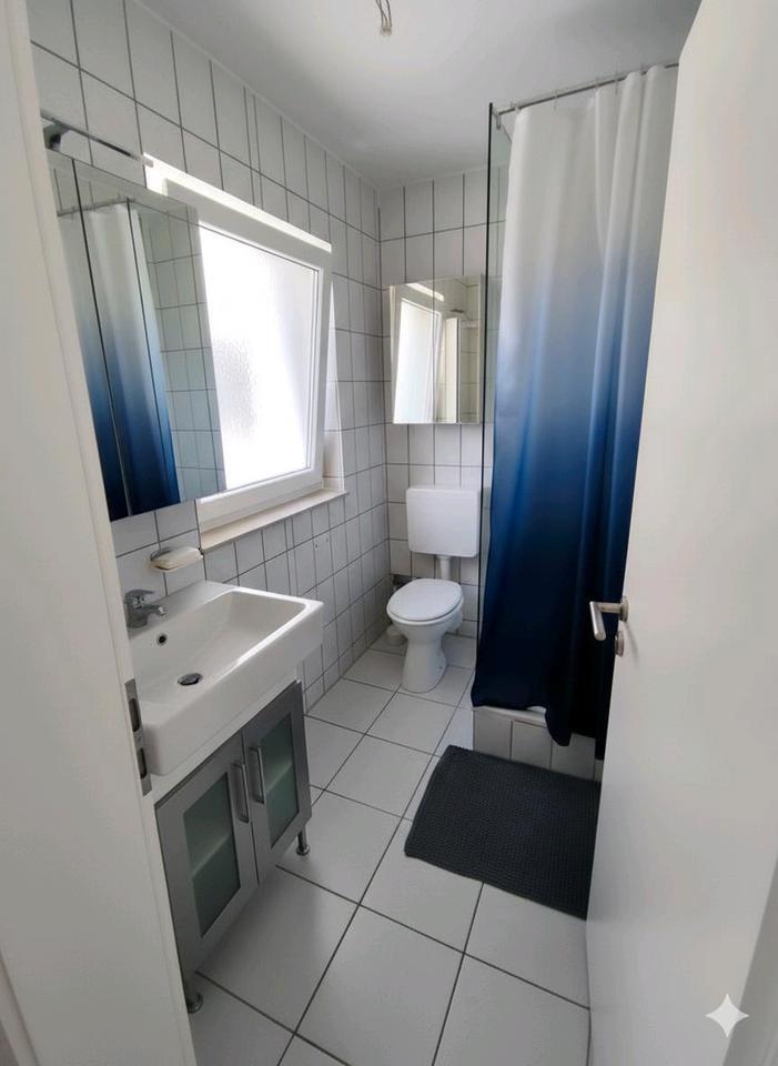 Moderne möblierte 2-Zimmer-DG-Wohnung mit Klimaanlage in Kürn!