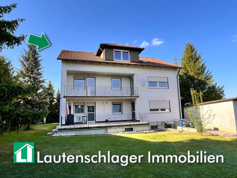 Ganz oben mit Balkon! 3,5-Zimmer-Dachgeschoss-Wohnung in Lupburg bei Parsberg