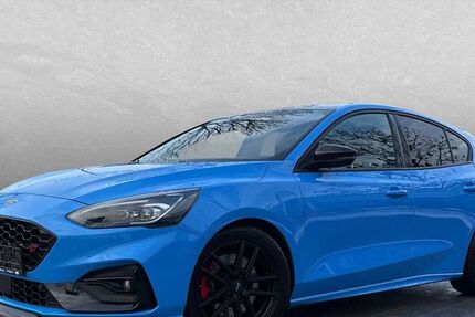 Ford Focus 68.000 km 25.999 &euro; Regensburg 93059