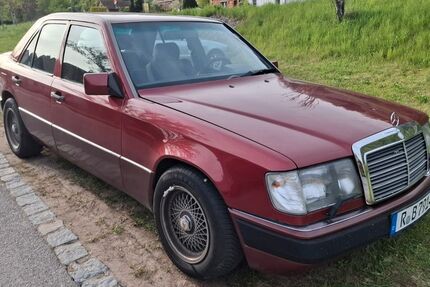 Mercedes-Benz E 260 332.539 km 7.500 &euro; Bach an der Donau 93090