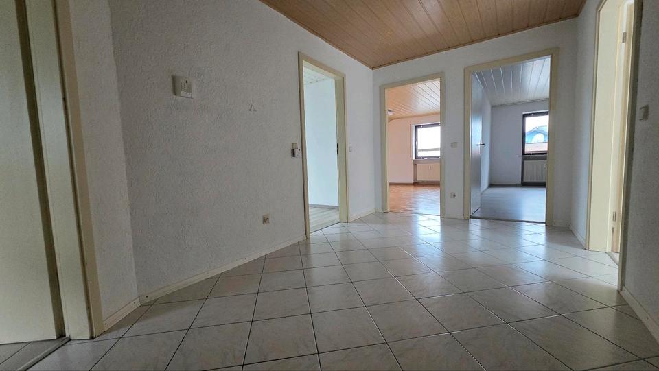 Dachgeschoßwohnung Regensburg Brandlberg - 4 Zimmer, 84 m&sup2;, 1.050&euro; | Angebot:26502768
