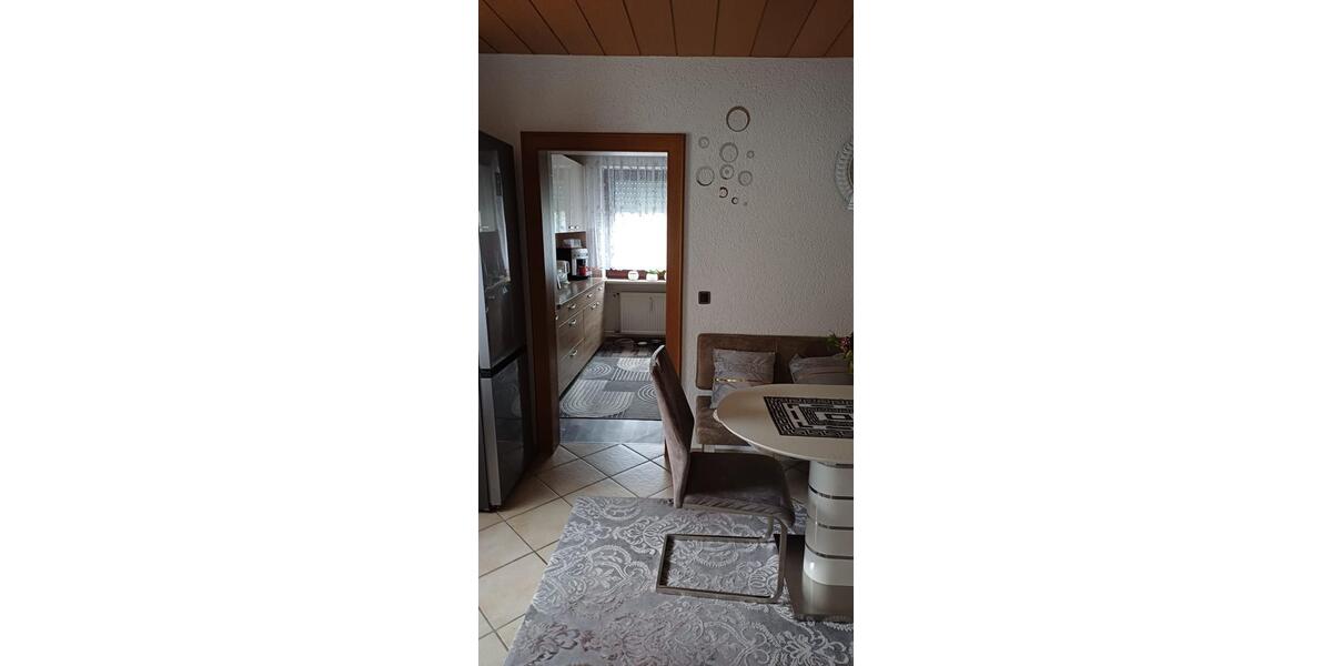 Etagenwohnung Neutraubling - 3.5 Zimmer, 92 m&sup2;, 365.000&euro; | Angebot:27021018
