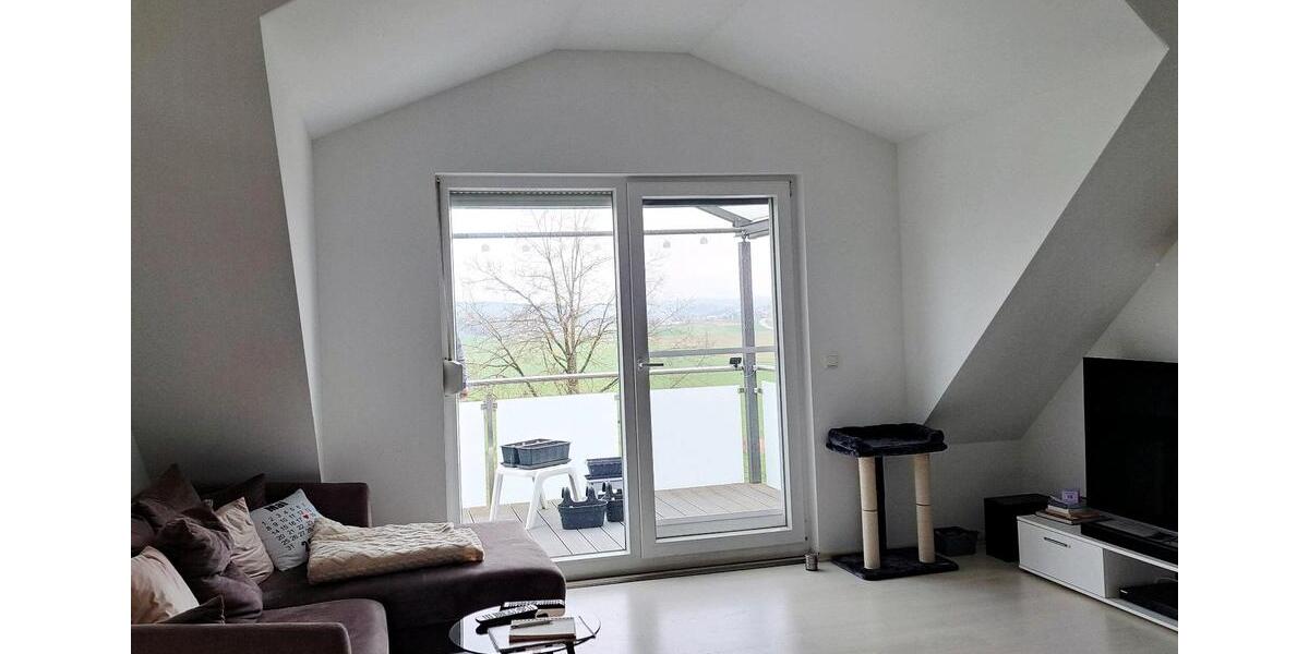 Dachgeschoßwohnung Lappersdorf - 4 Zimmer, 72 m&sup2;, 1.200&euro; | Angebot:26326297