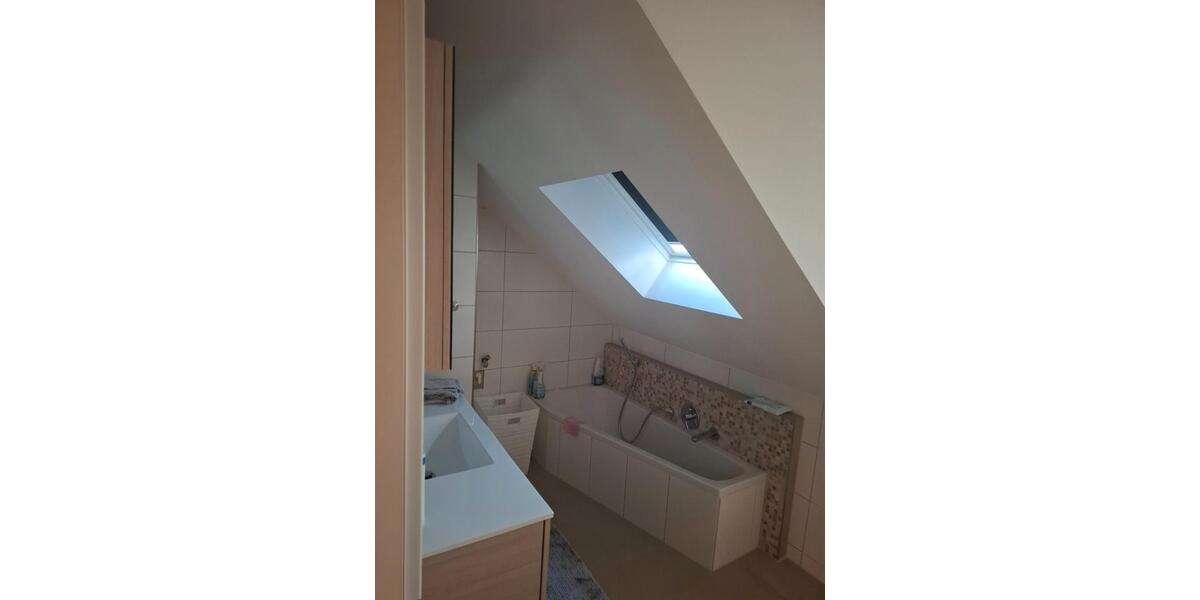 Dachgeschoßwohnung Tegernheim - 3 Zimmer, 84 m&sup2;, 369.000&euro; | Angebot:26964297