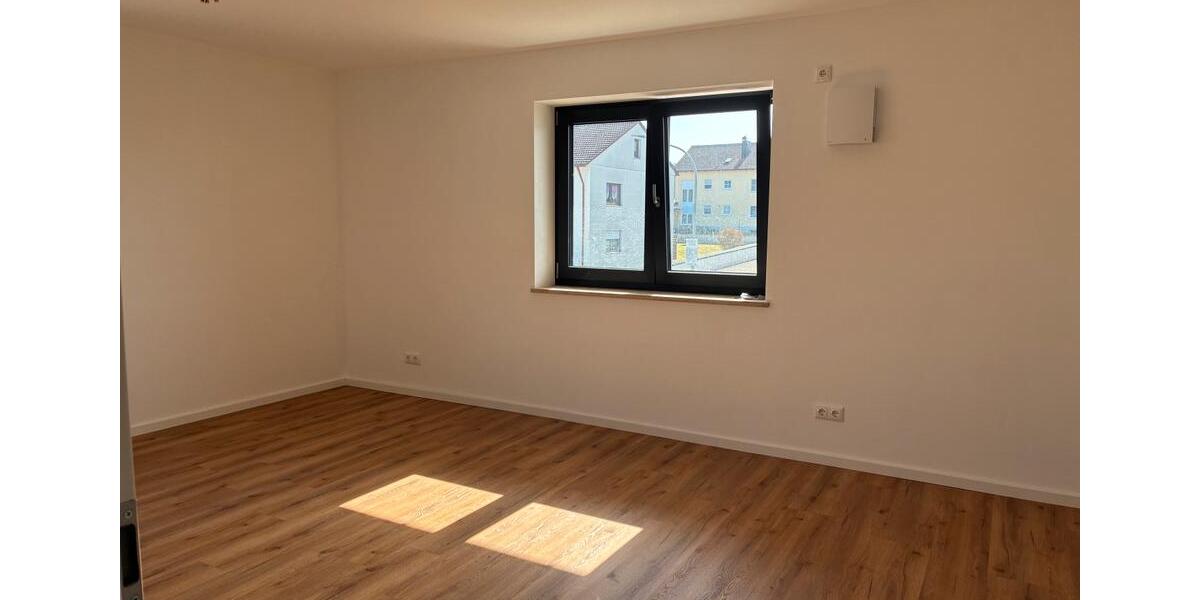 Etagenwohnung Teugn - 3 Zimmer, 100 m&sup2;, 1.150&euro; | Angebot:25922046