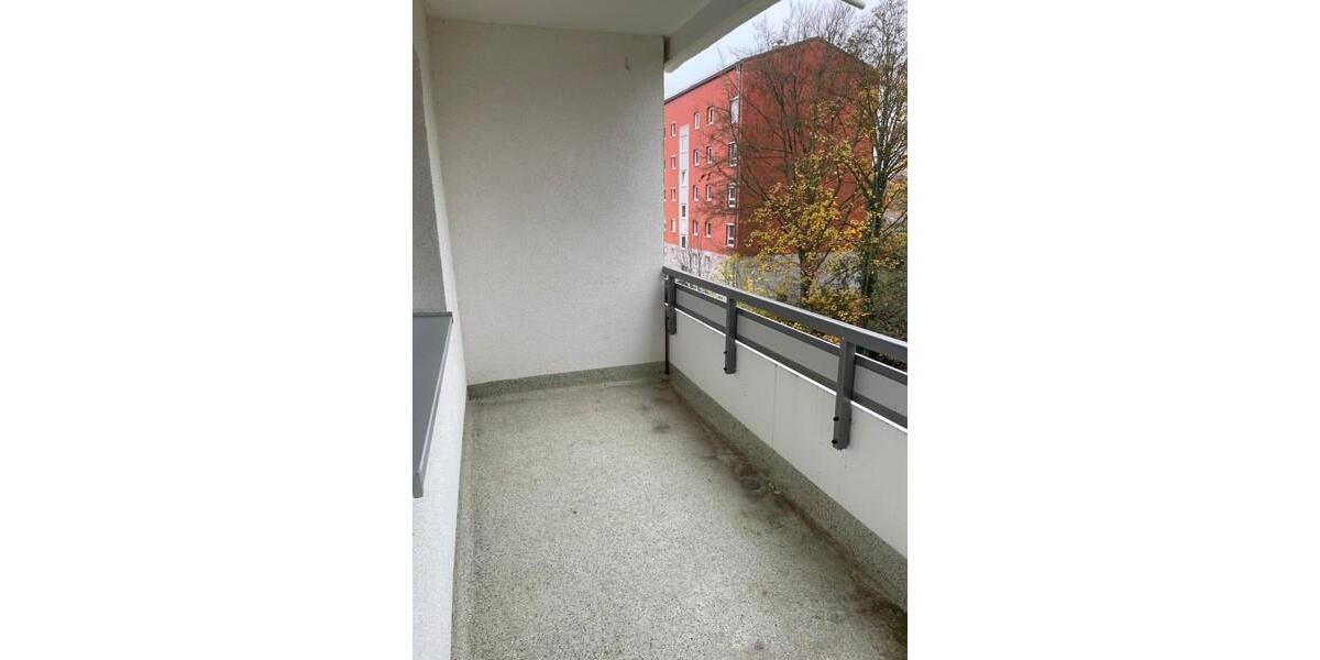 Tolle 3 - Zimmer Wohnung mit Balkon in modernisierter Wohnanlage! zimmer