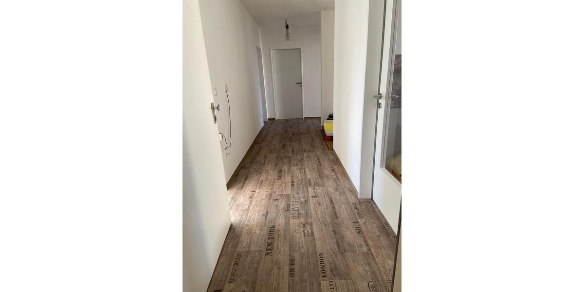 Erdgeschoßwohnung Obertraubling - 4 Zimmer, 93 m&sup2;, 1.350&euro; | Angebot:26537133