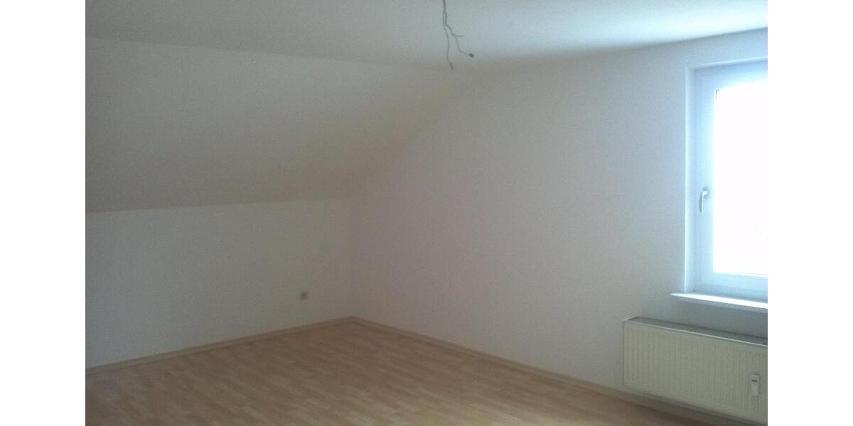 Dachgeschoßwohnung Burglengenfeld - 2 Zimmer, 69 m&sup2;, 530&euro; | Angebot:25715377