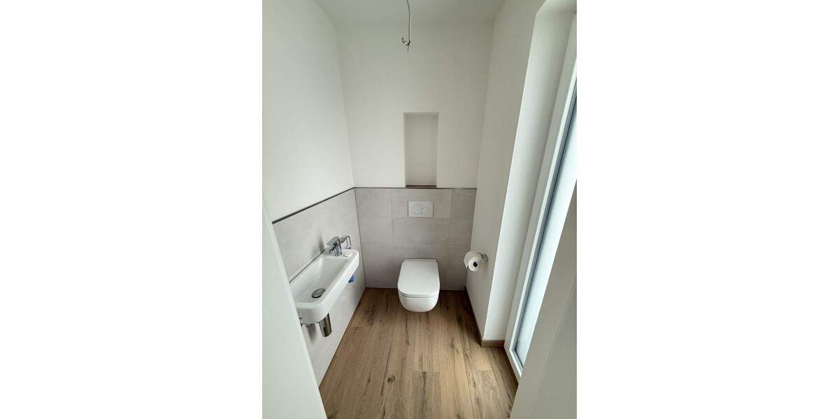 Einfamilienhaus Köfering - 4 Zimmer, 150 m&sup2;, 2.100&euro; | Angebot:24582246