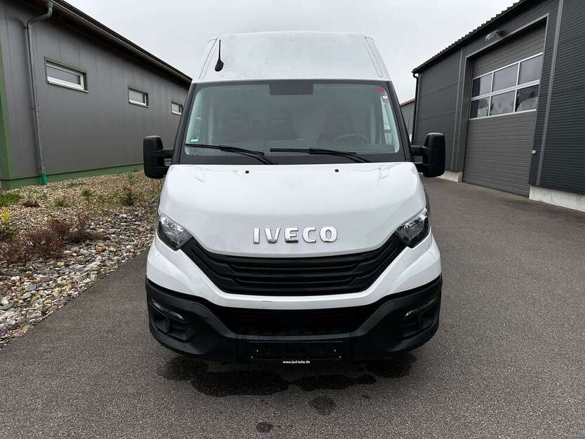 IVECO Daily 44.990 km 28.900 € Barbing 93092