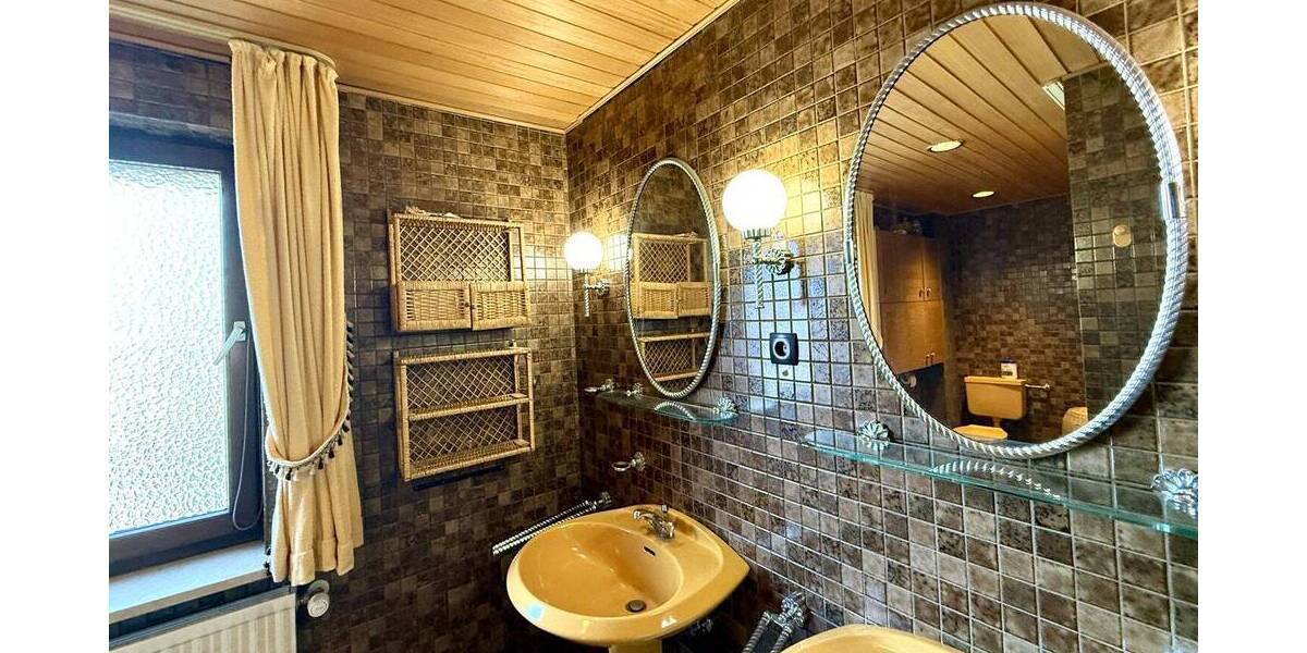 Einfamilienhaus Regensburg Westenviertel - 8 Zimmer, 145 m&sup2;, 445.000&euro; | Angebot:26190285