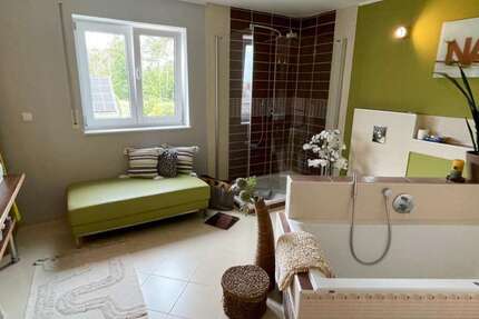 Haus Maxhütte-Haidhof Haidhof - 6 Zimmer, 228 m&sup2;, 650.000&euro; | Angebot:25368004