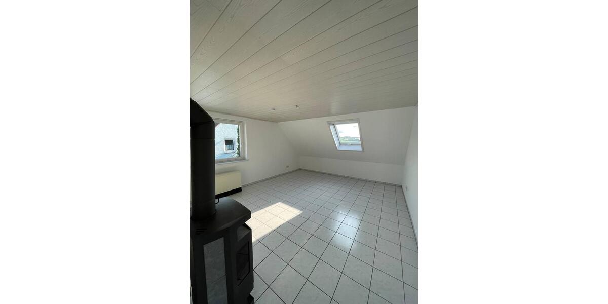 Dachgeschoßwohnung Bad Abbach - 4 Zimmer, 94 m&sup2;, 910&euro; | Angebot:26416478