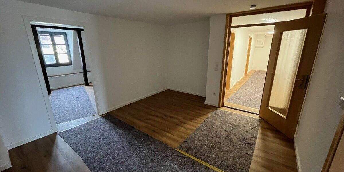 Etagenwohnung Regensburg / Reinhausen Reinhausen - 5 Zimmer, 110 m&sup2;, 520&euro; | Angebot:25686019