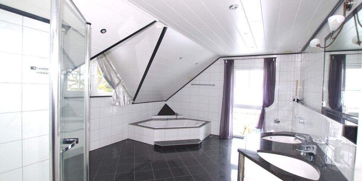 Doppelhaushälfte Lupburg - 4 Zimmer, 170 m&sup2;, 1.440&euro; | Angebot:25744435