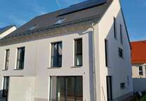 Haus zum Mieten in Obertraubling 1.890 € 140 m²