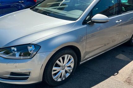 VW Golf 98.000 km 10.950 &euro; Regensburg 93055