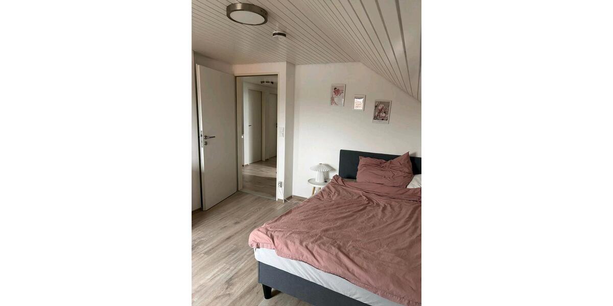 Dachgeschoßwohnung Regensburg Gallingkofen - 3 Zimmer, 45 m&sup2;, 800&euro; | Angebot:25343913