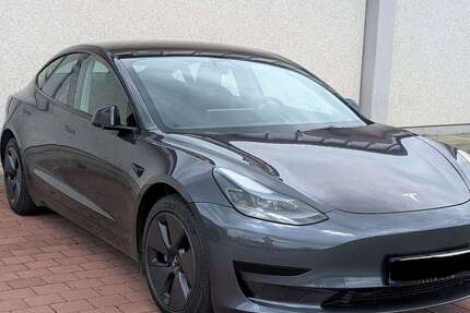 Tesla Model 3 26.180 km 27.890 &euro; Regensburg 93059
