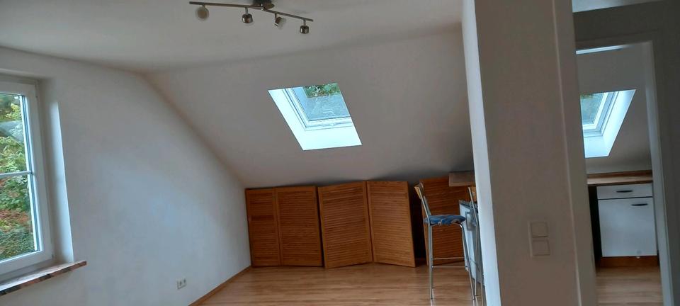 Dachgeschoßwohnung Regenstauf - 3 Zimmer, 65 m&sup2;, 913&euro; | Angebot:26698854