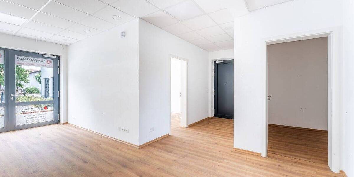 Gewerbeobjekt Sünching - 4 Zimmer, 90 m&sup2;, 790&euro; | Angebot:26766556