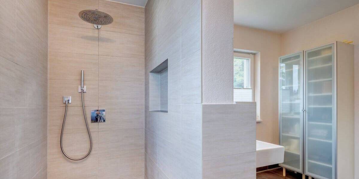 Perfekt für Familien in ruhiger Ortsrandlage! Großzügiges Einfamilienhaus mit moderner Ausstattung! 6 zimmer