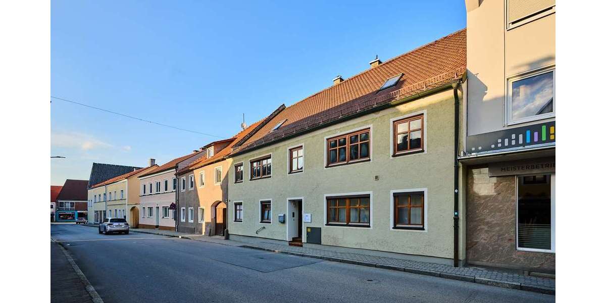 Einfamilienhaus Geiselhöring - 10 Zimmer, 416 m&sup2;, 450.000&euro; | Angebot:23147779