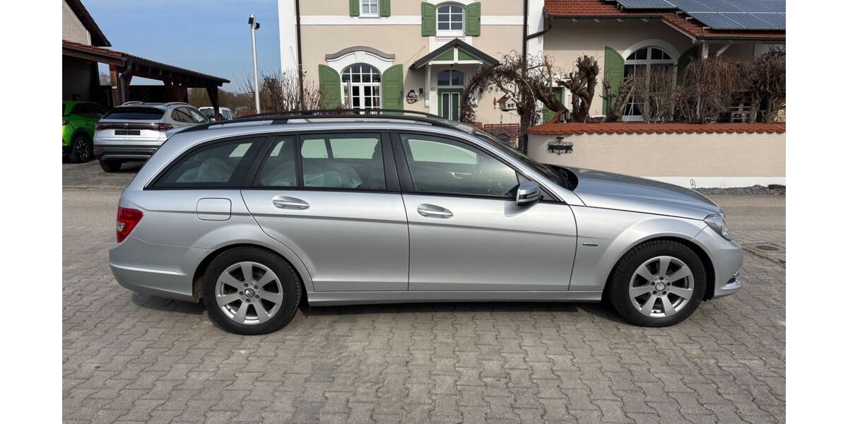 Mercedes-Benz C 180 208.000 km 6.400 &euro; Langquaid OT Niederleierndorf 84085