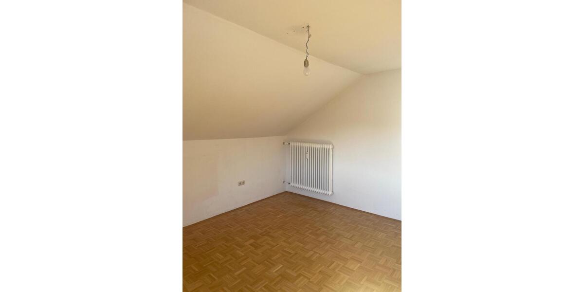 Dachgeschoßwohnung Saal an der Donau - 3.5 Zimmer, 84 m&sup2;, 740&euro; | Angebot:26340134