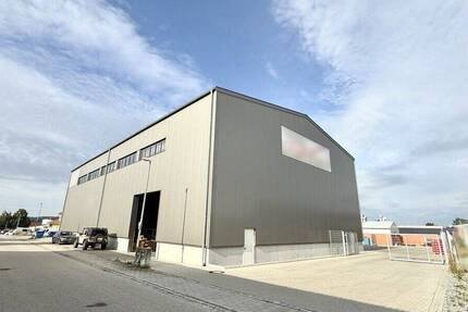 Zentral. Vielseitig. Nutzbar. Moderne Gewerbehalle in Hemau zimmer
