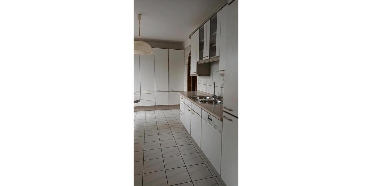 Etagenwohnung Regenstauf - 3 Zimmer, 120 m&sup2;, 1.300&euro; | Angebot:26357909