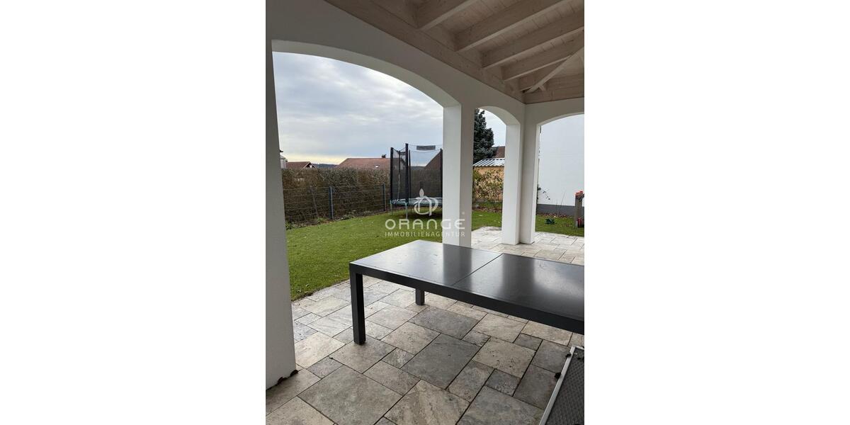 Einfamilienhaus Langquaid - 8 Zimmer, 260 m&sup2;, 1.800&euro; | Angebot:23861895