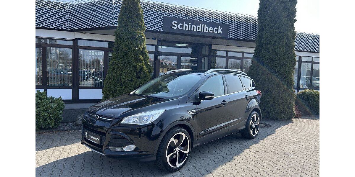 Ford Kuga 82.480 km 9.990 &euro; Regensburg 93055