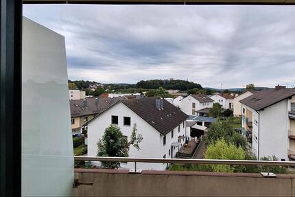 Helle 4,5-Zimmer-Wohnung in Bad Abbach - frei 4.5 zimmer