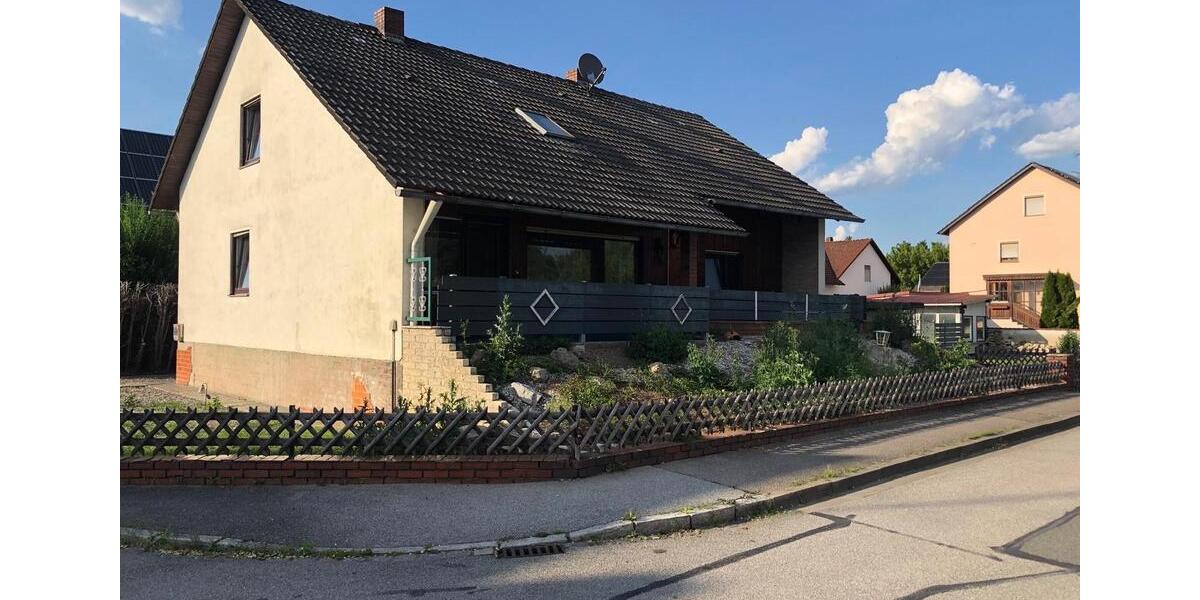 Einfamilienhaus Teublitz - 10 Zimmer, 165 m&sup2;, 436.000&euro; | Angebot:27195573