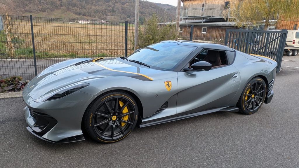 Ferrari 812 1.810 km 2.082.500 &euro; Tegernheim 93105