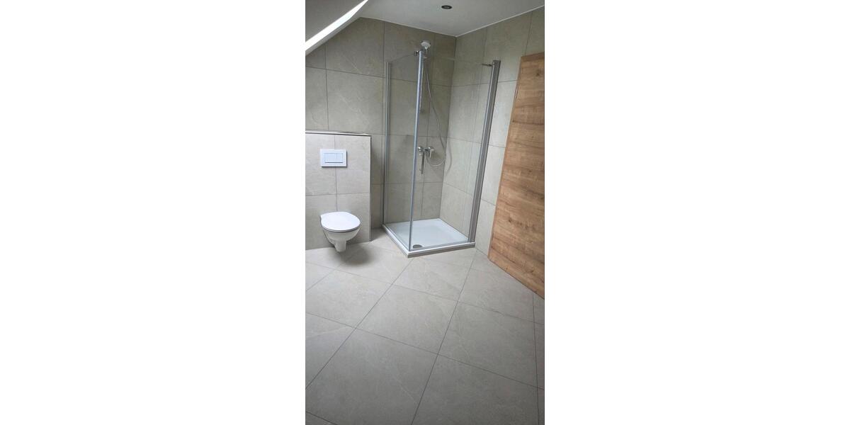 Dachgeschoßwohnung Hemau - 3 Zimmer, 120 m&sup2;, 1.140&euro; | Angebot:26357921